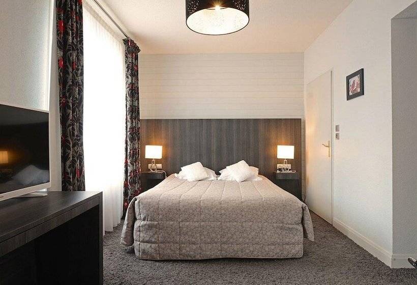 Номер Стандарт Трехместный, Hôtel La Réserve