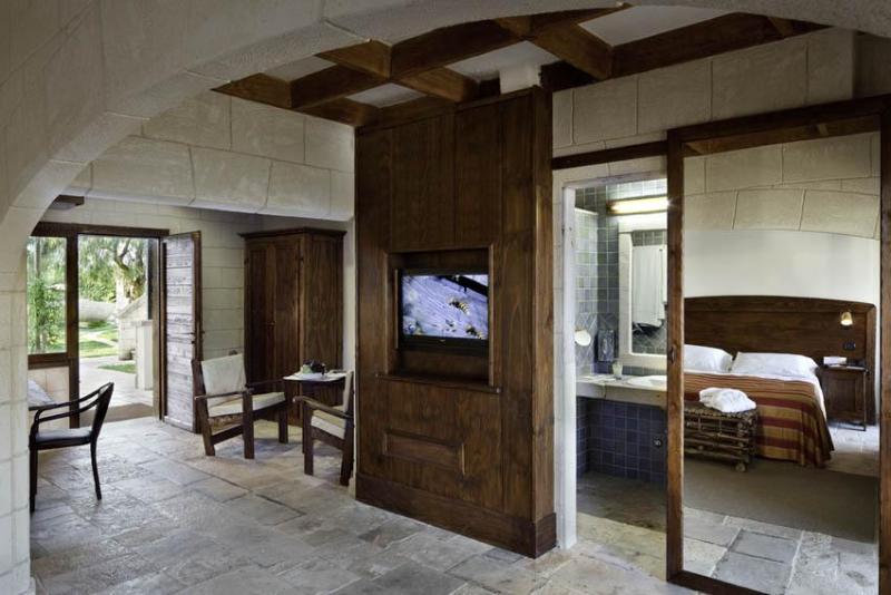 Полулюкс, Unahotels Regina Bari
