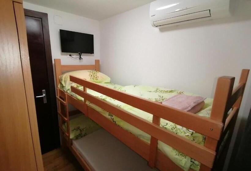 اتاق استاندارد با تخت‌های تاشو, Rooms Vila Medena