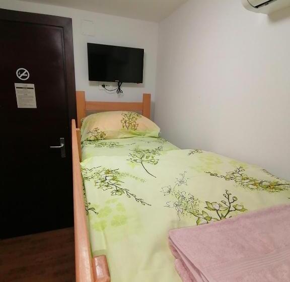 اتاق استاندارد با تخت‌های تاشو, Rooms Vila Medena