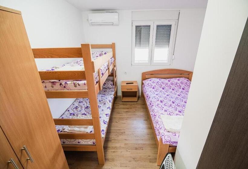 اتاق استاندارد سه نفره, Rooms Vila Medena