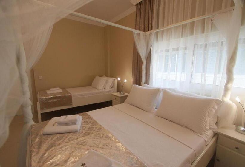 اتاق استاندارد سه نفره, Alaçatı çınar Boutique