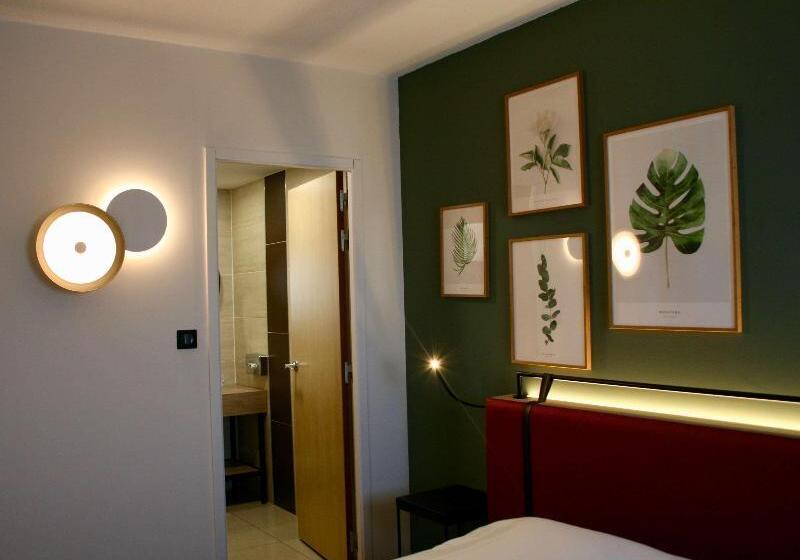 Quarto Estandar, Campanile Montpellier Ouest Croix D Argent