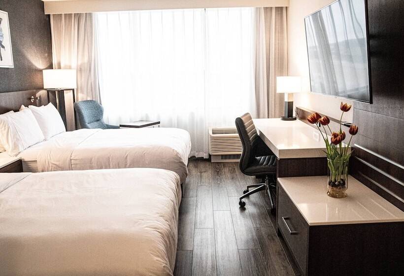 Номер Стандарт 2 Двуспальные Кровати, Delta Hotels By Marriott Cincinnati Sharonville