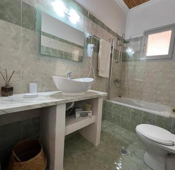اتاق خانوادگی, Elves Studios& Apartment's Sidari