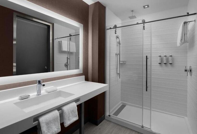 适合残疾人士使用的带超级大床的标准间, Ac Hotel By Marriott San Antonio Riverwalk