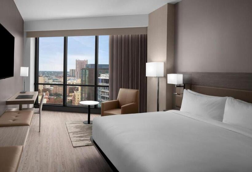 适合残疾人士使用的带超级大床的标准间, Ac Hotel By Marriott San Antonio Riverwalk