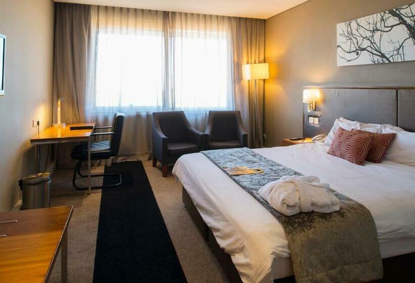 اتاق استاندارد, Rainbow Towers Hotel And Conference Centre