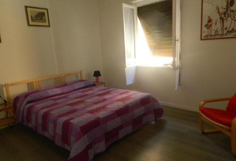 Apartamento 1 Dormitório com Sacada, Vecchia Riva