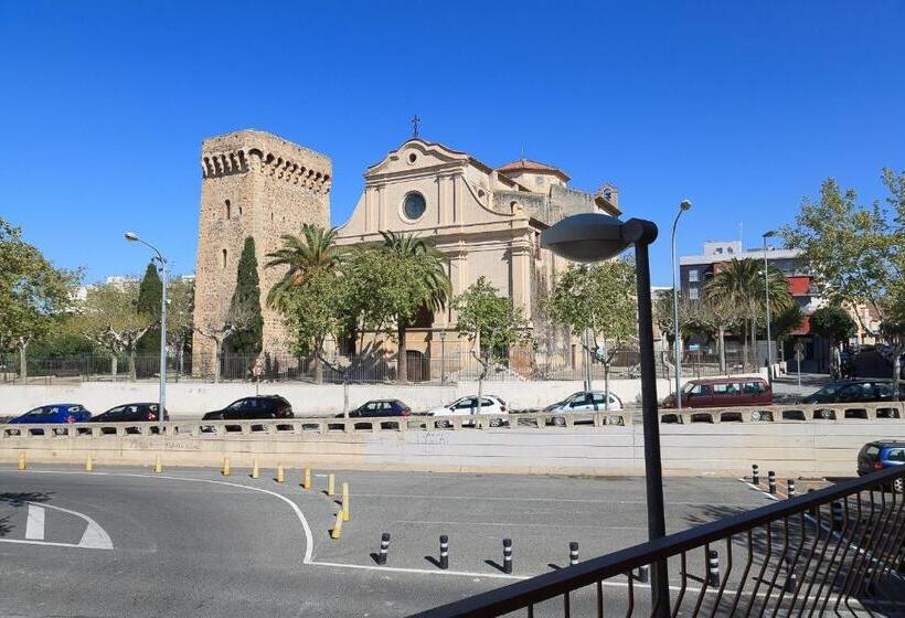基本三人间, Hostal Fonda Montserrat