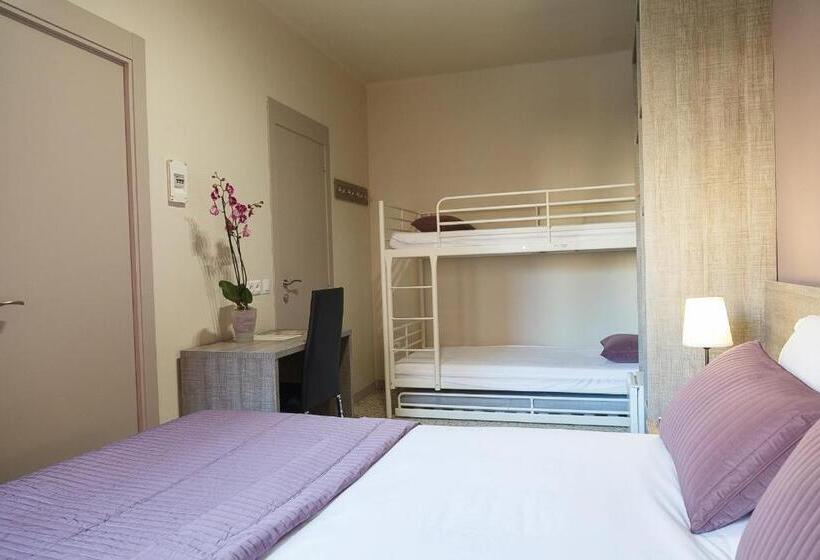 经典四人房间, Hostal Fonda Montserrat