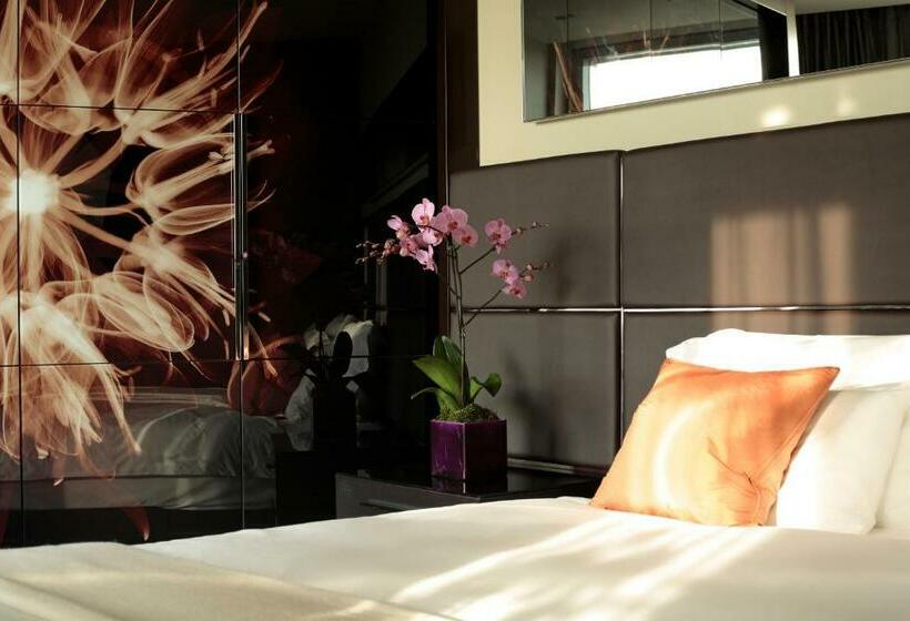 Family Suite, Park Plaza London Westminster Bridge