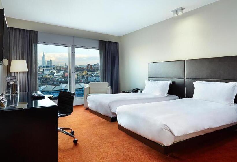 Студия Стандарт, Park Plaza London Westminster Bridge