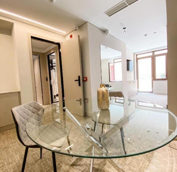 バルコニー付スイート, Royalty Hotel Athens