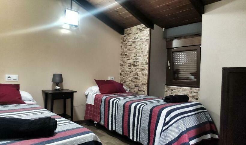 اتاق استاندارد با سرویس بهداشتی مشترک, Casa Das Airas