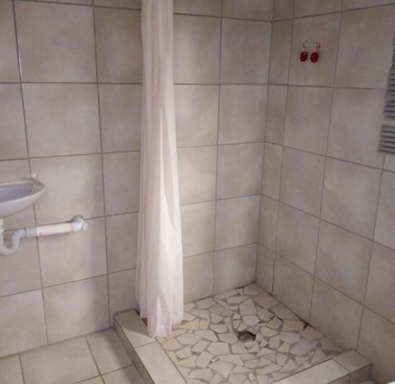 اتاق لوکس, Rayon Guesthouse