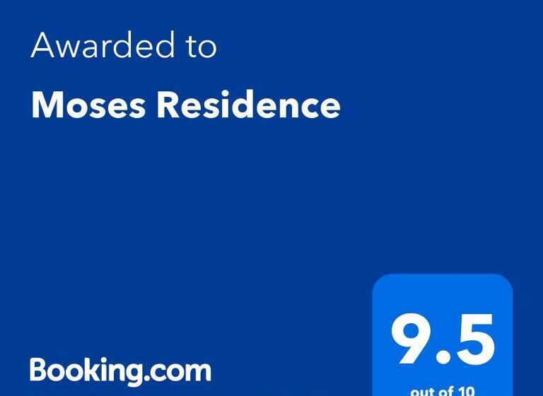 اتاق اکونومی یک تخته, Moses Residence