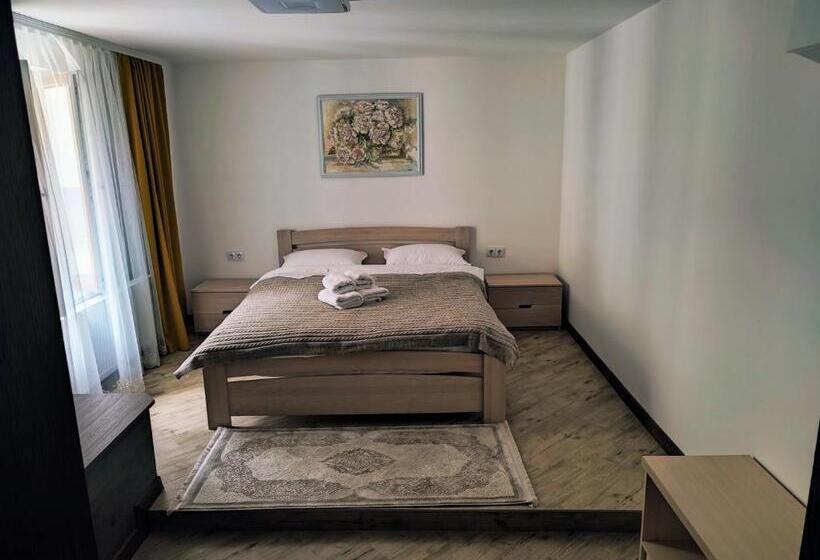 Quarto Triplo Estandar, готель ресторан олеся