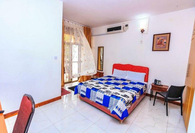带阳台的标准单人间, Frontiers Hotel & Conference Entebbe