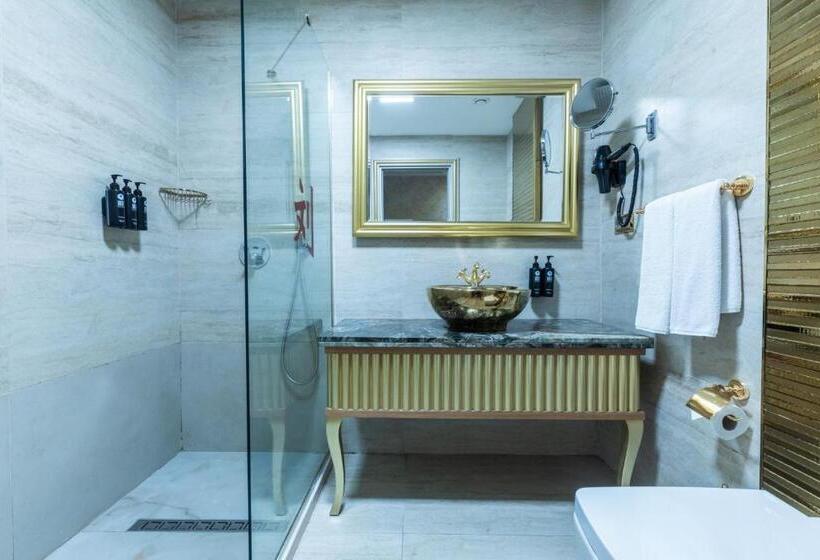 Suite with Pool, Wyndham Istanbul Old City