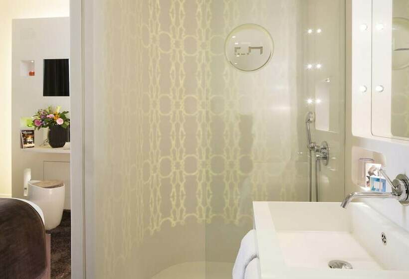 Habitación Deluxe, Gabriel Paris