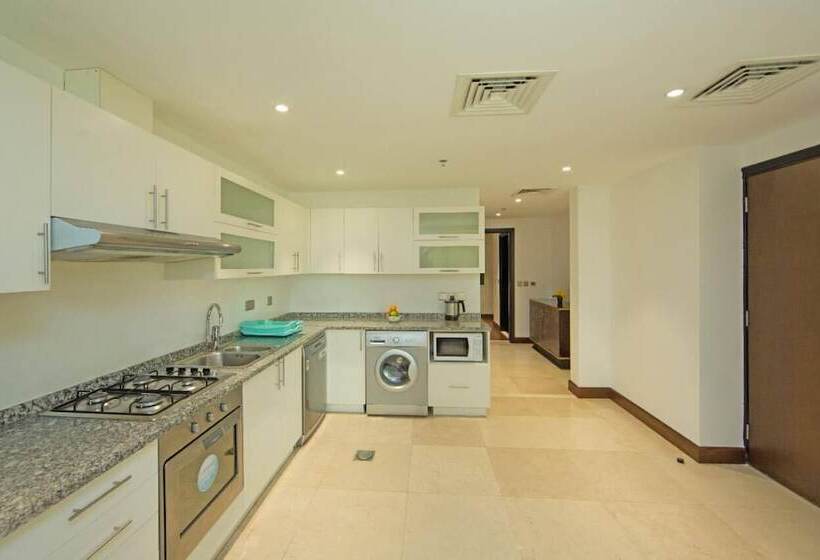 Апартаменты 4 Спальни, Number One Tower Suites