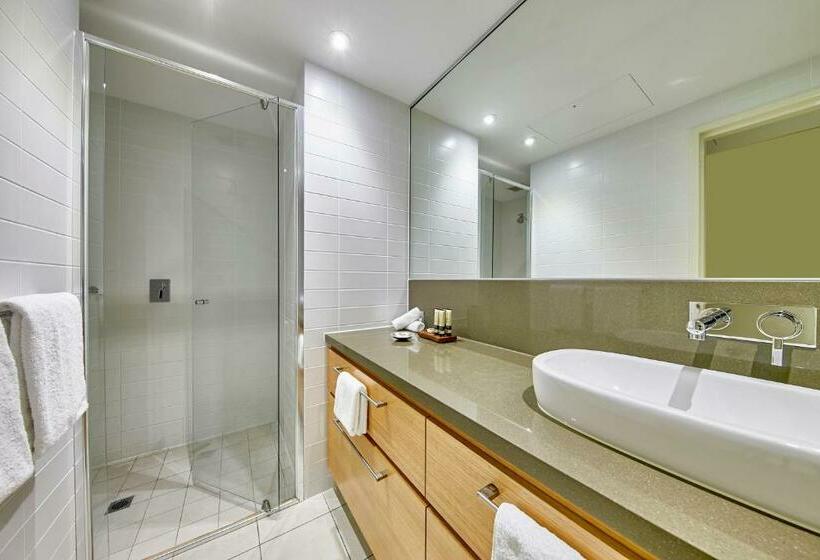 디럭스 룸 킹사이즈 침대, The Sebel Mandurah
