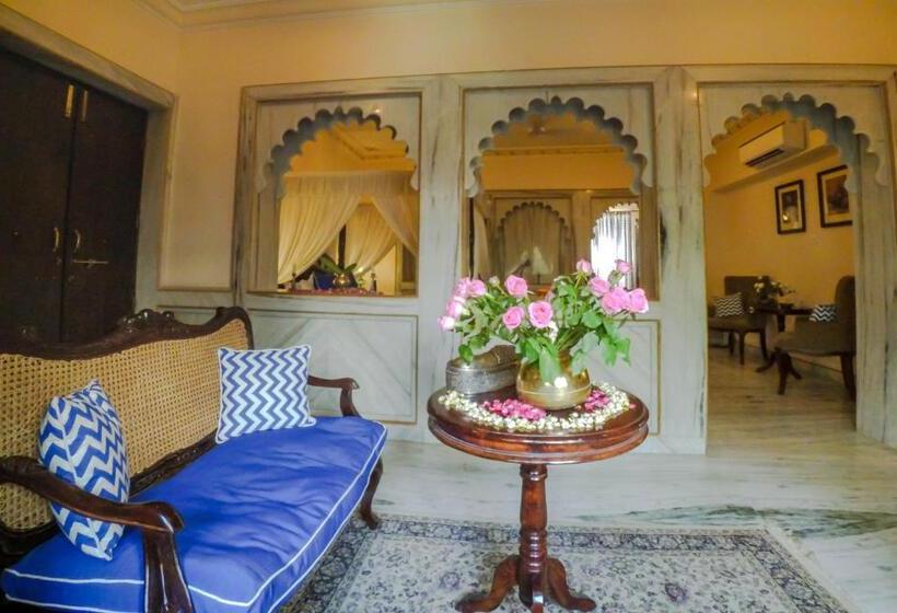 高级客房, Udai Kothi