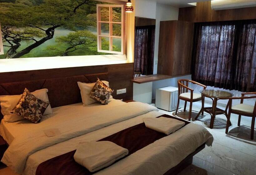 Номер Стандарт Трехместный, The Grand Piano   Best Business Hotel In Patan