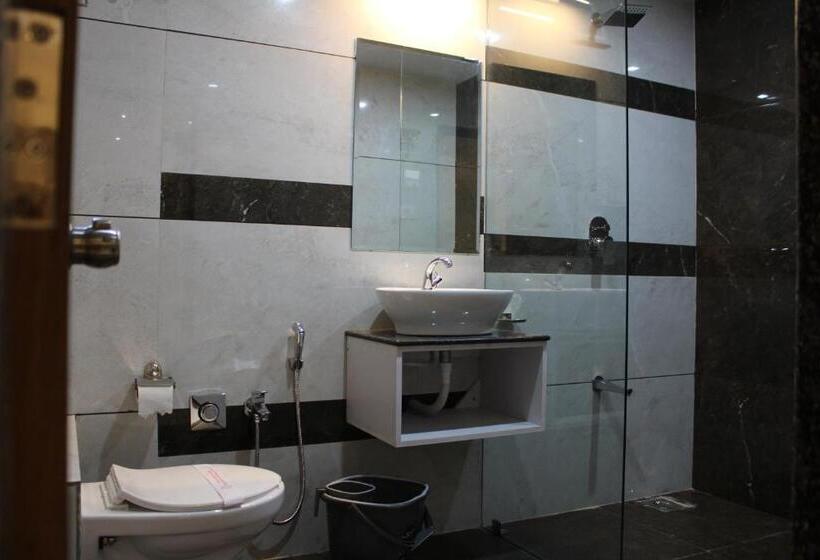 家庭间, The Grand Piano   Best Business Hotel In Patan