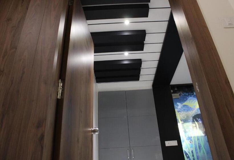 Люкс Superior, The Grand Piano   Best Business Hotel In Patan