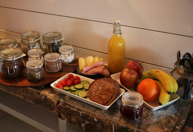 Апартаменты 1 Спальня, B&b Lapväärtti