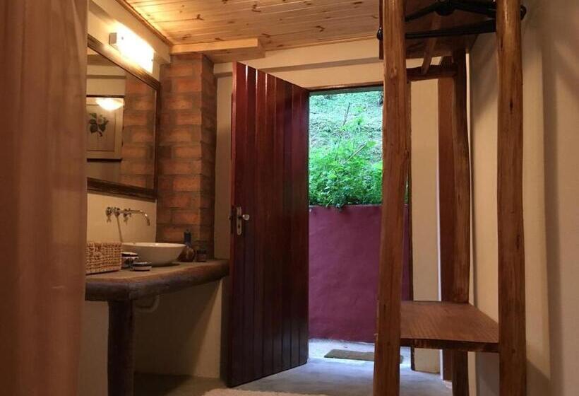 Люкс Deluxe Кровать Кинг, Pousada Casa De Mauá