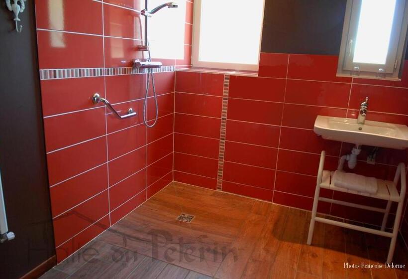 Номер Стандарт Кровать Кинг Адаптированный для Инвалидов, La Halte Du Pelerin Chambres D Hotes