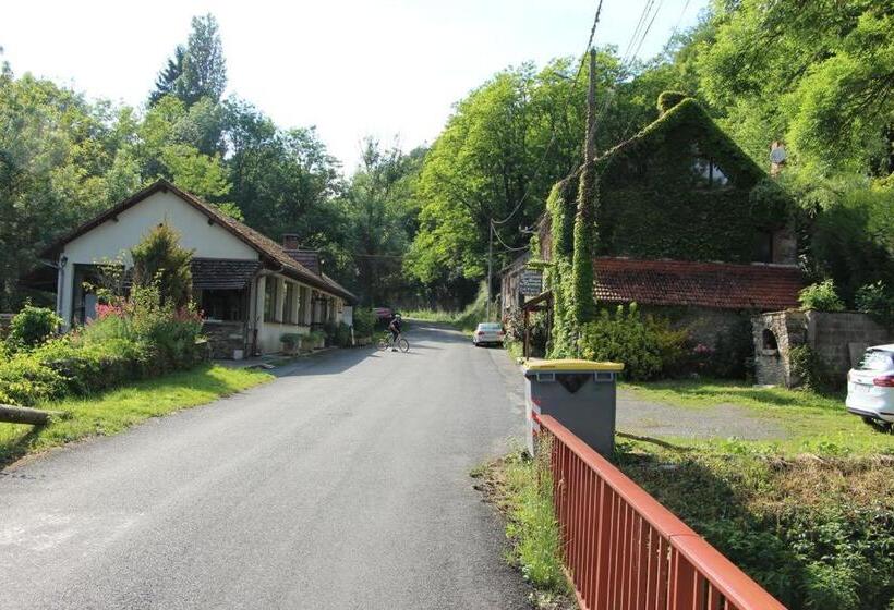 스탠다드 트리플 룸, Restaurant Les Gorges De Chouvigny