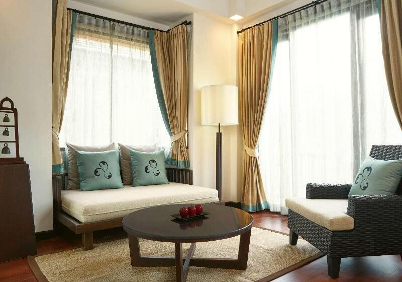 주니어 스위트 킹사이즈 침대, Mövenpick Asara Resort & Spa Hua Hin