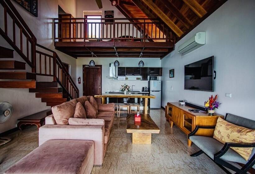 Вилла 3 Спальни с Бассейном, Sandalwood Luxury Villa Resort