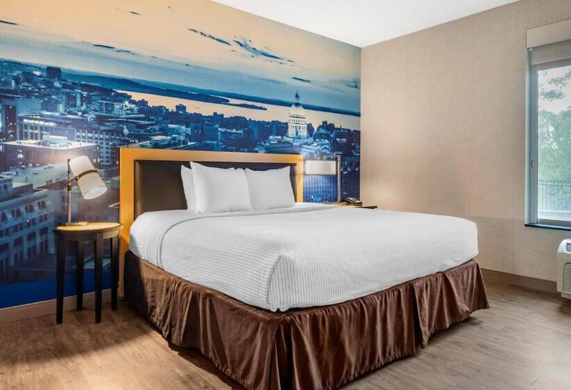 Люкс Адаптированный для Инвалидов, Cambria Hotel Madison East