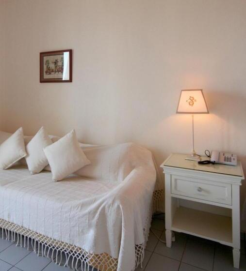 Семейные Апартаменты, Clara Resort
