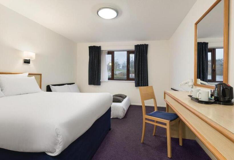 Семейный Номер, Days Inn Bridgend Cardiff