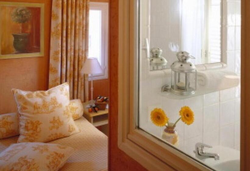 스탠다드 트리플 룸, Hôtel Bonaparte