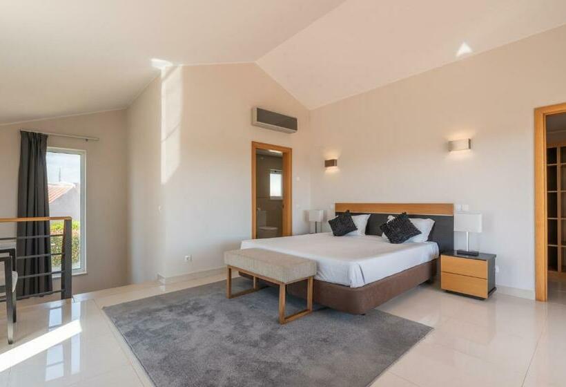 Вилла 3 Спальни с Бассейном, Vale Da Lapa Village Resort