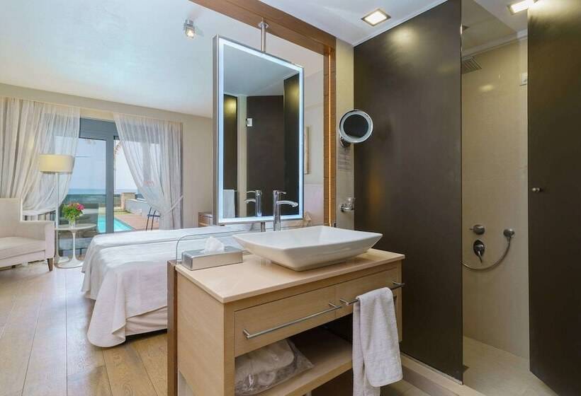 Номер Стандарт Вид на Море, Aegean Pearl