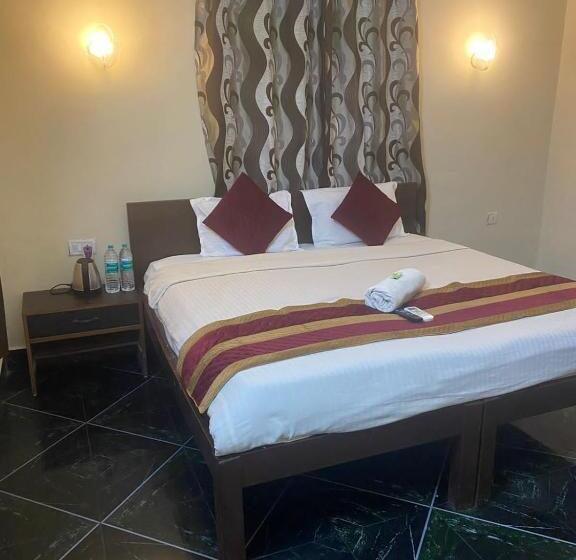 اتاق استاندارد با تخت بزرگ, Baga Villa