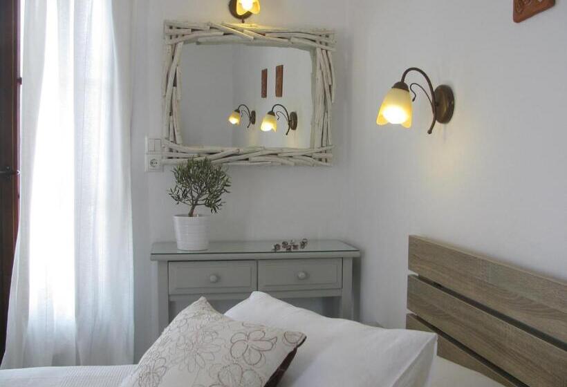 Номер Стандарт Боковой Вид на Море, Christina Hotel, Adults Only, Heated Salt Water Pool