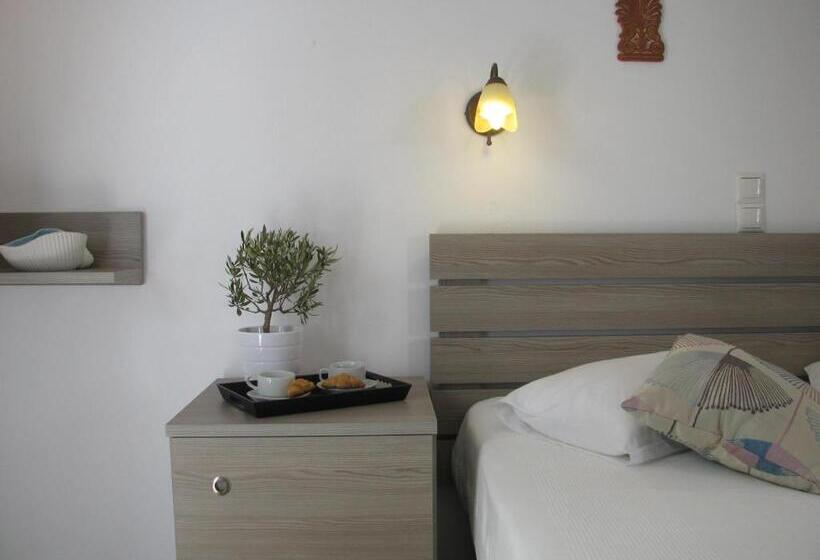 Номер Стандарт с Террасой, Christina Hotel, Adults Only, Heated Salt Water Pool