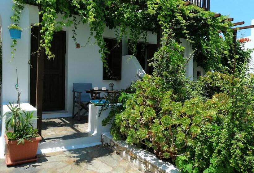 Номер Стандарт с Террасой, Christina Hotel, Adults Only, Heated Salt Water Pool