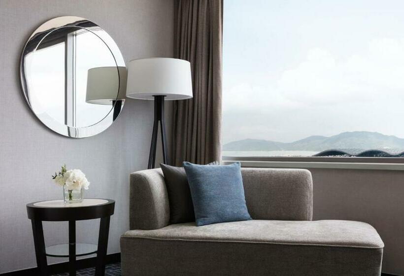 اتاق استاندارد با تخت بزرگ, Hong Kong Skycity Marriott