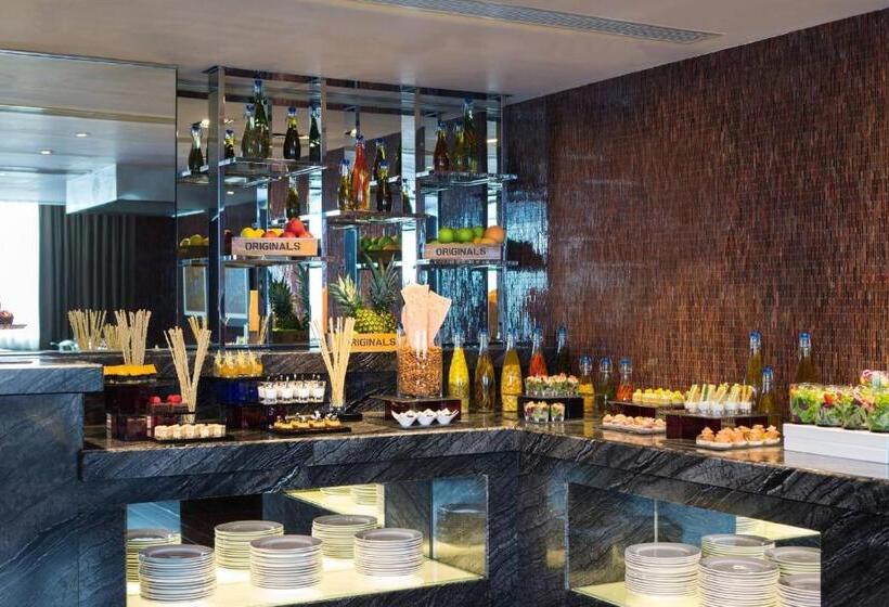 اتاق اجرایی با چشم‌انداز دریا, Hong Kong Skycity Marriott