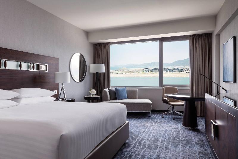 اتاق اجرایی با تخت بزرگ, Hong Kong Skycity Marriott